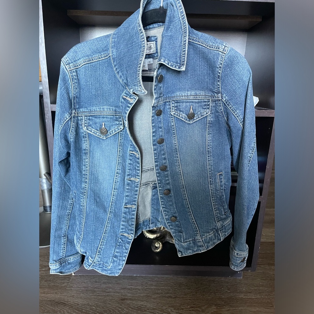 ✨3 for $25✨ Denim Jacket
